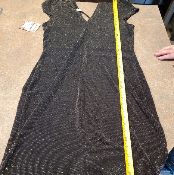 Black and gold sparkly dress - Picture 5 of 5
